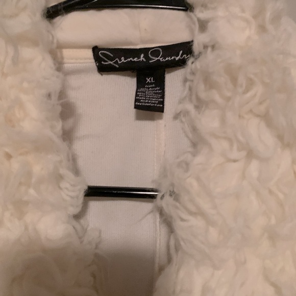 Vest - Picture 3 of 3